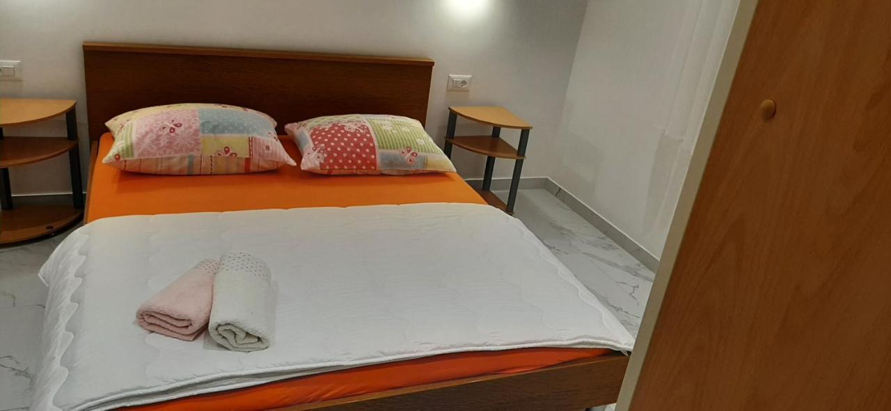 Marin I Vinka Apartment Trogir Ngoại thất bức ảnh