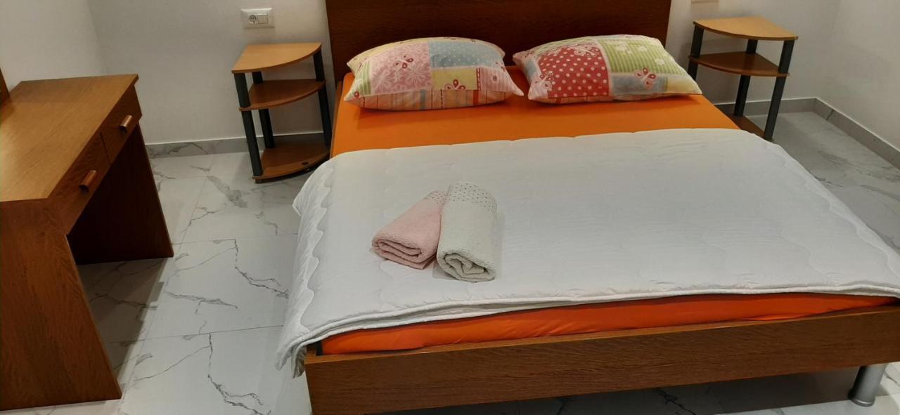 Marin I Vinka Apartment Trogir Ngoại thất bức ảnh